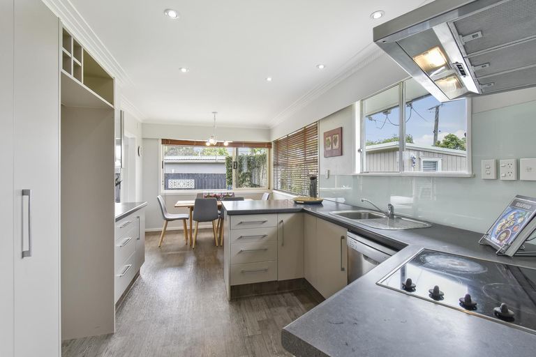 Photo of property in 100 Fitzroy Street, Papatoetoe, Auckland, 2104