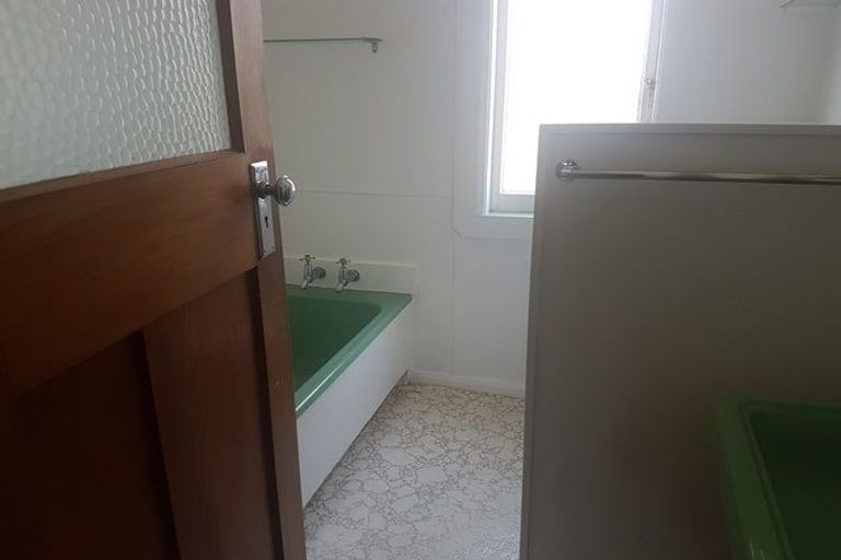 Photo of property in 15 Marne Street, Hokowhitu, Palmerston North, 4410