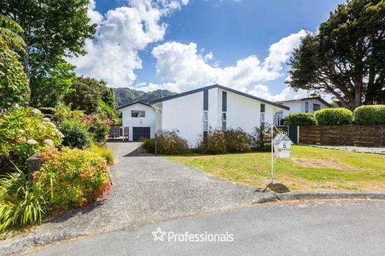 Photo of property in 5 Venetia Way, Totara Park, Upper Hutt, 5018