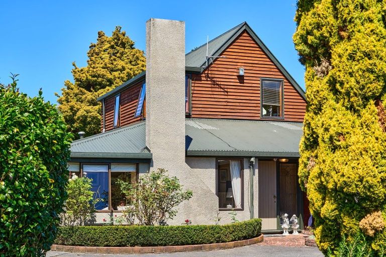 Photo of property in 2/70 Hautana Street, Woburn, Lower Hutt, 5010