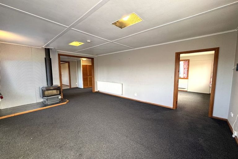 Photo of property in 17 Side Street, Clinton, 9534
