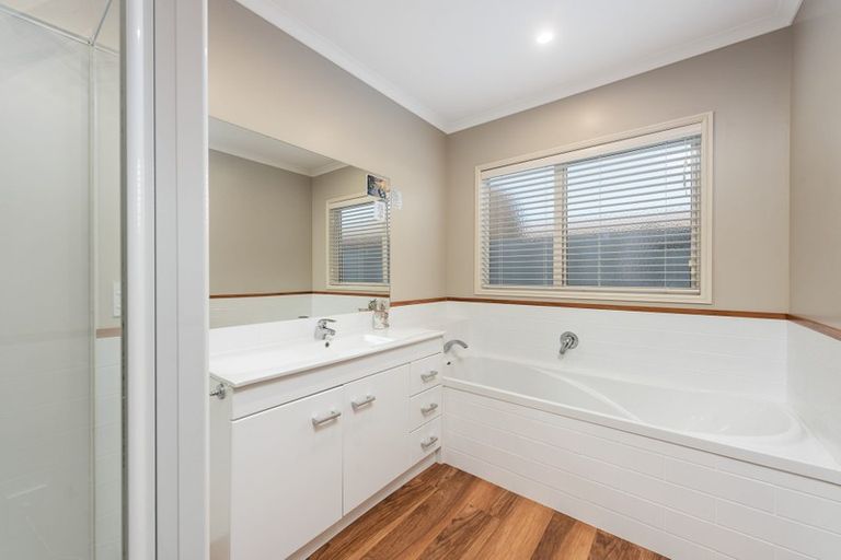 Photo of property in 33 Cotswold Place, Ohauiti, Tauranga, 3112