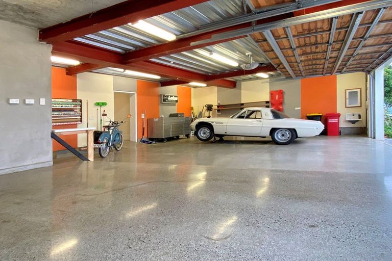 Photo of property in 18 Central Terrace, Kelburn, Wellington, 6012