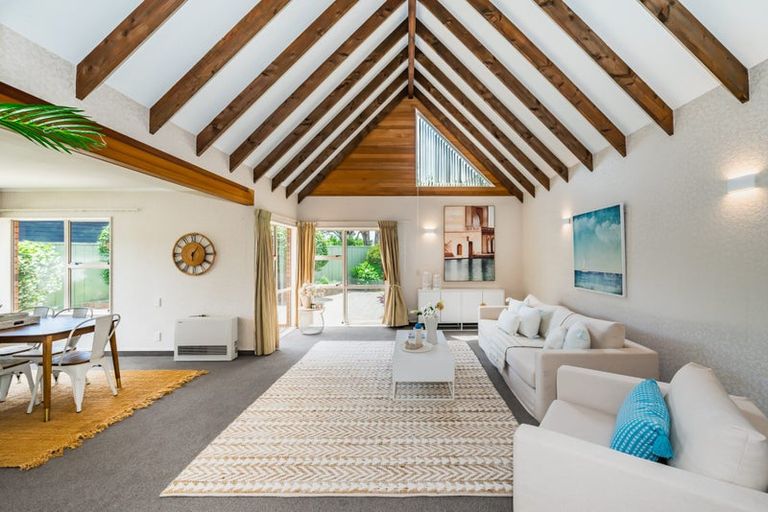 Photo of property in 43 Ngarara Road, Waikanae, 5036