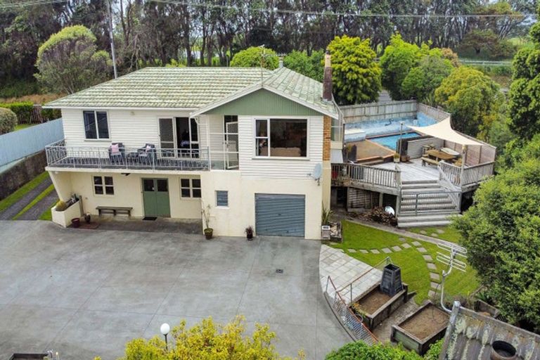 Photo of property in 410 South Road, Omata, New Plymouth, 4374