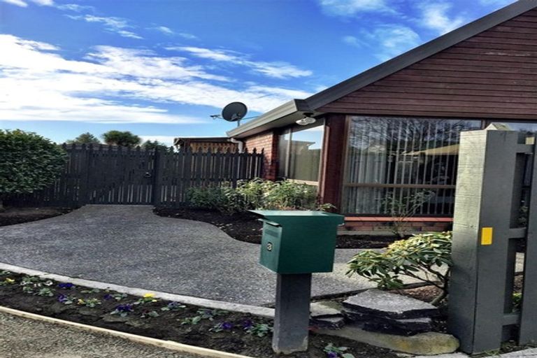 Photo of property in 3 Elsom Lane, Avonhead, Christchurch, 8042