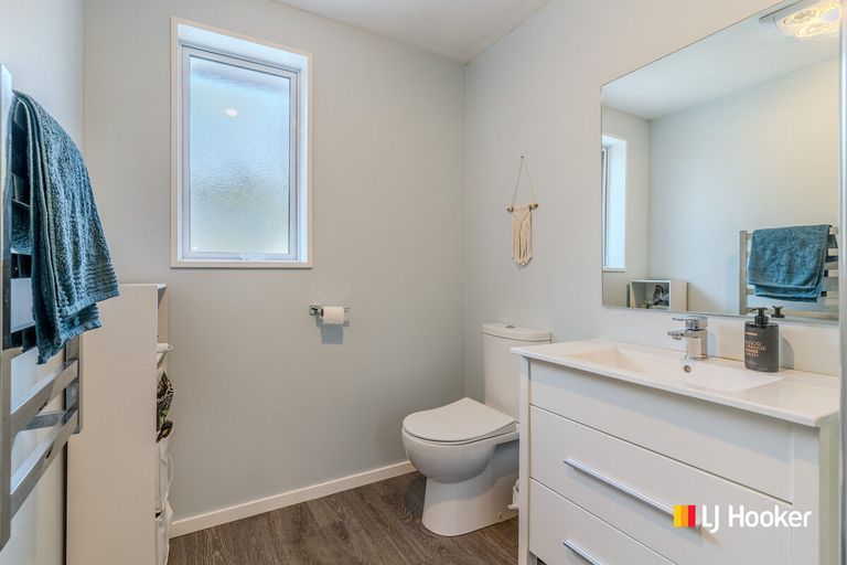 Photo of property in 25 Elwyn Crescent, Green Island, Dunedin, 9018