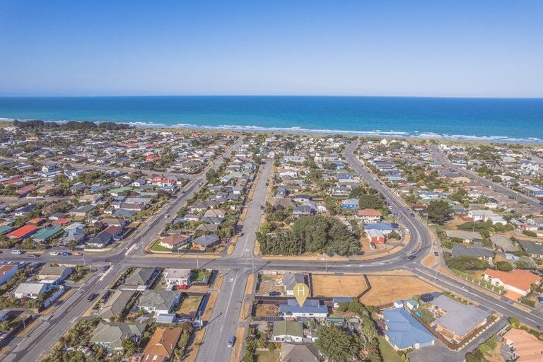 Photo of property in 75 Tedder Avenue, North New Brighton, Christchurch, 8083