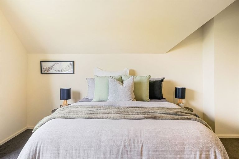 Photo of property in 20 Lanyon Place, Whitby, Porirua, 5024