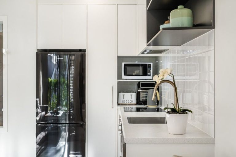 Photo of property in 11/2 Warrant Officer Lane, Hobsonville, Auckland, 0616