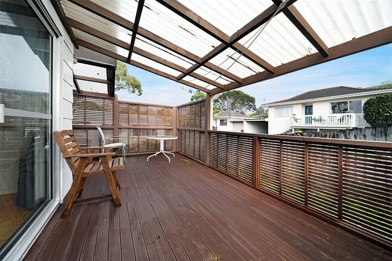 Photo of property in 12 Talavera Place, Te Atatu South, Auckland, 0602
