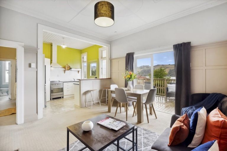 Photo of property in 13 Athol Place, Ravensbourne, Dunedin, 9022