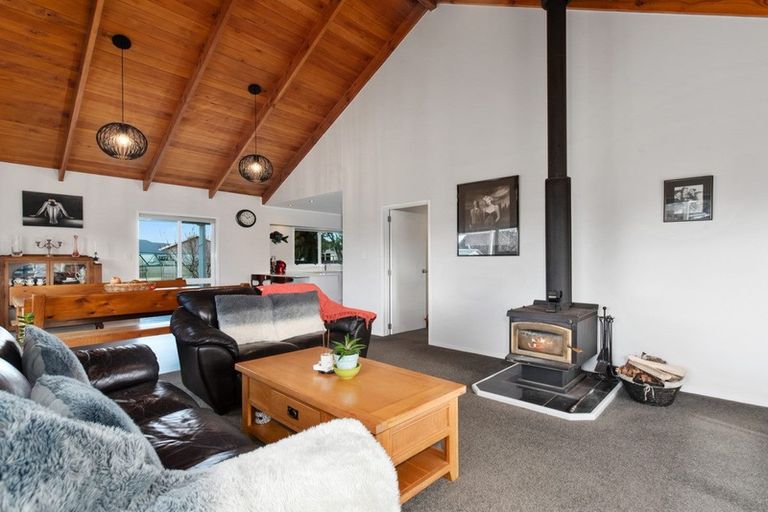 Photo of property in 12 Waimanu Place, Point Wells, Warkworth, 0986