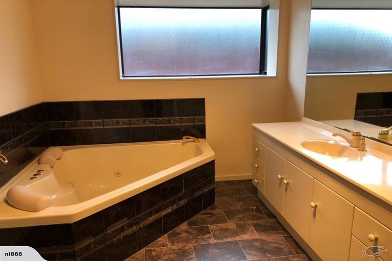 Photo of property in 49 Broadhaven Avenue, Parklands, Christchurch, 8083