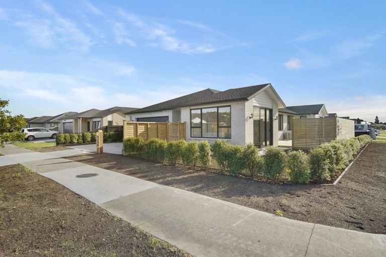 Photo of property in 12 Wellfield Drive, Papakura, 2110