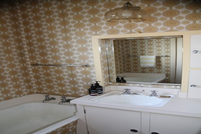 Photo of property in 105 Queen Street, Westport, 7825