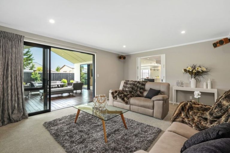 Photo of property in 8 Jozecom Place, Rolleston, 7614