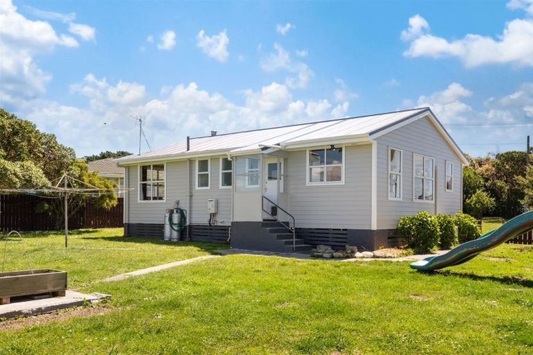 Photo of property in 31 Whanga Crescent, Titahi Bay, Porirua, 5022