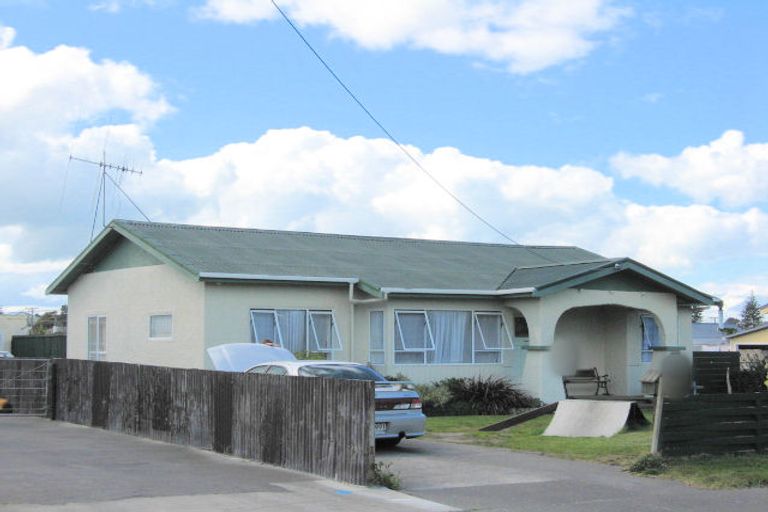 Photo of property in 24 Seafront Road, Castlecliff, Whanganui, 4501