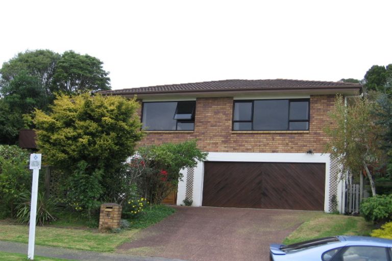 Photo of property in 18 Sunnyview Avenue, Shelly Park, Auckland, 2014