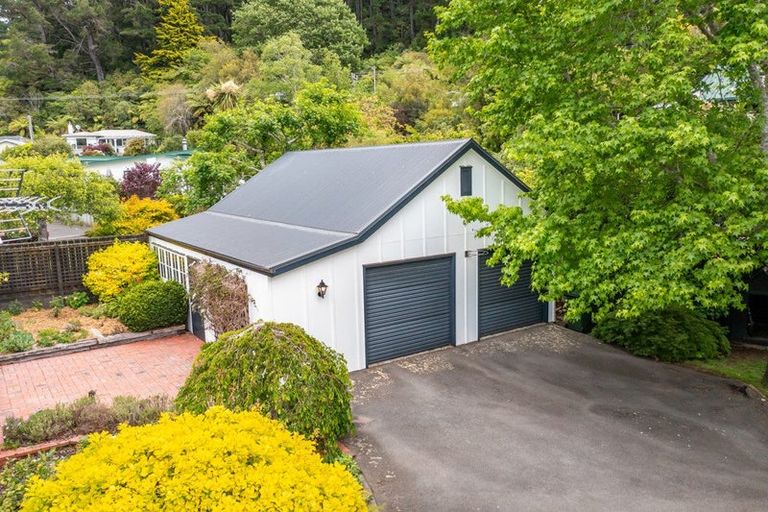Photo of property in 88 Pinehaven Road, Pinehaven, Upper Hutt, 5019