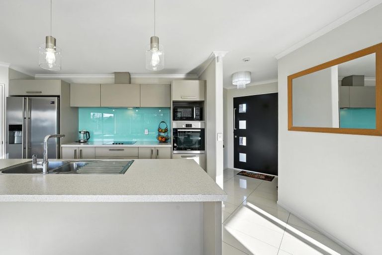 Photo of property in 6 Seaward Street, Pegasus, 7612