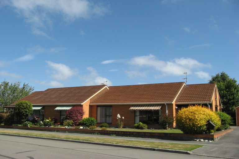 Photo of property in 6 Ostend Place, Avonhead, Christchurch, 8042