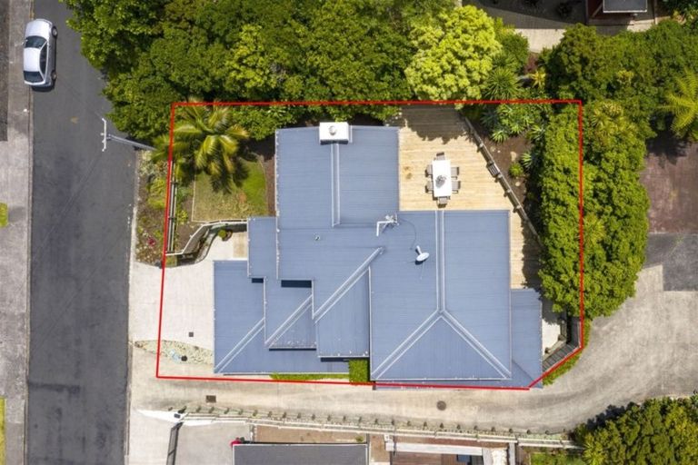 Photo of property in 9a Heathcote Road, Castor Bay, Auckland, 0620