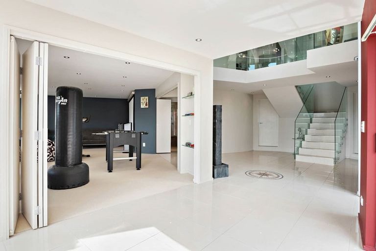 Photo of property in 61 Compass Way, Half Moon Bay, Auckland, 2012