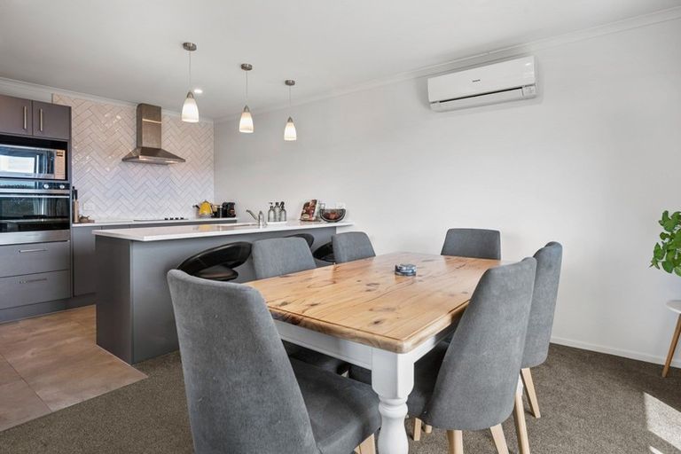 Photo of property in 12 Karaka Place, Kinloch, Taupo, 3377