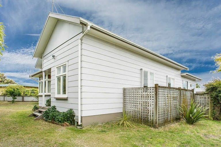 Photo of property in 2 Lorien Court, Raumati Beach, Paraparaumu, 5032
