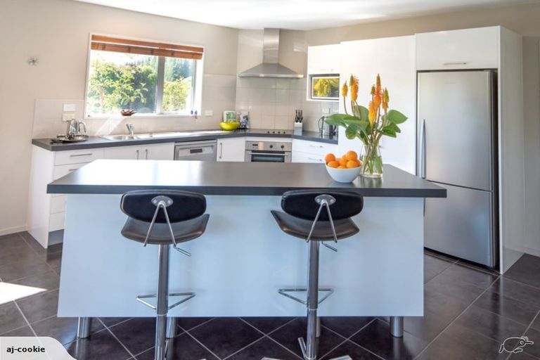 Photo of property in 82 Rothesay Road, Parklands, Christchurch, 8083