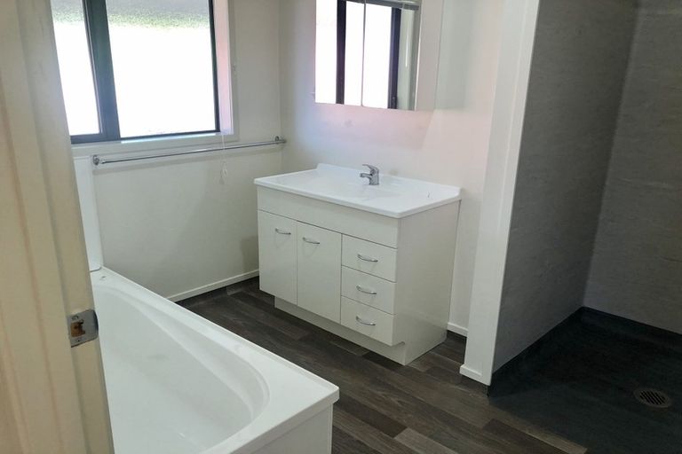 Photo of property in 10 Umu Place, Mangere, Auckland, 2022