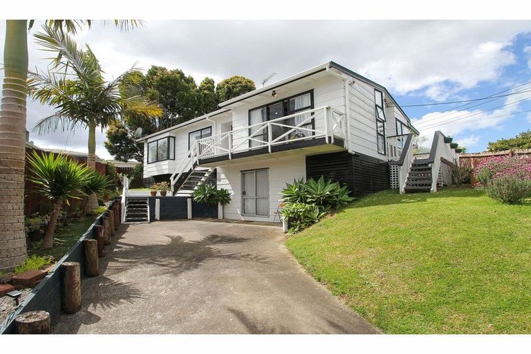 Photo of property in 2a Ranch Avenue, Beach Haven, Auckland, 0626