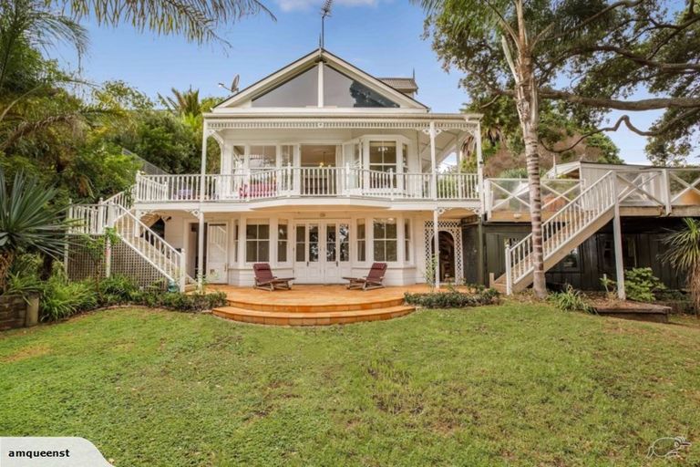 Photo of property in 36 Queen Street, Northcote Point, Auckland, 0627