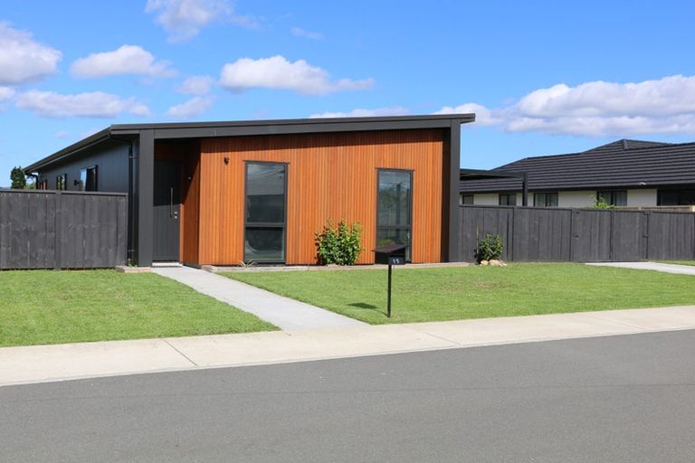 Photo of property in 15 Palm Drive, Whitianga, 3510