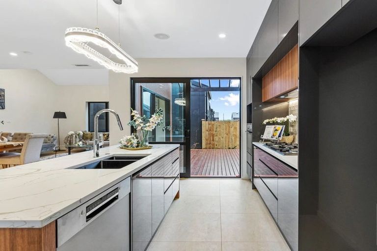 Photo of property in 65 Maungakaraka Road, Karaka, 2580