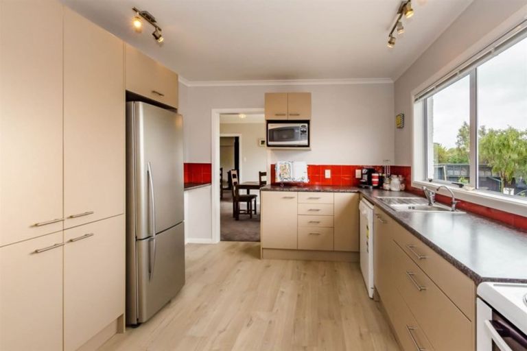 Photo of property in 76 Gray Avenue, Paraparaumu Beach, Paraparaumu, 5032