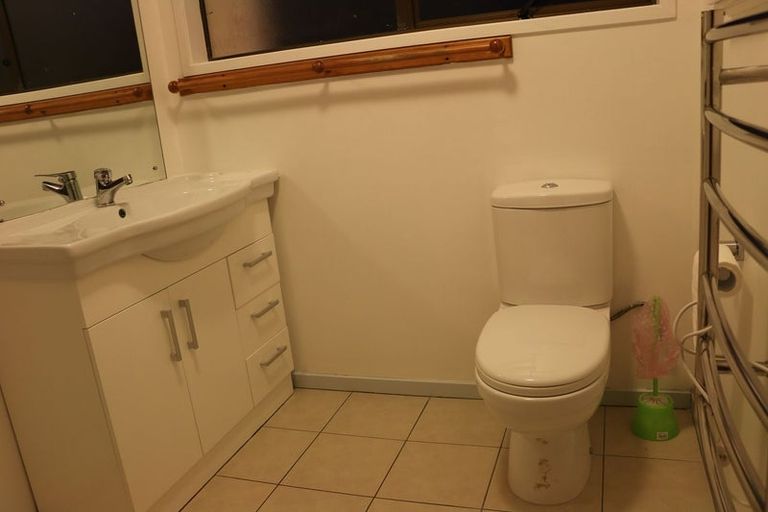 Photo of property in 13 Lyren Place, Half Moon Bay, Auckland, 2012