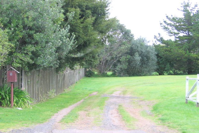 Photo of property in 8 Wharekaho Crescent, Wharekaho, Whitianga, 3592