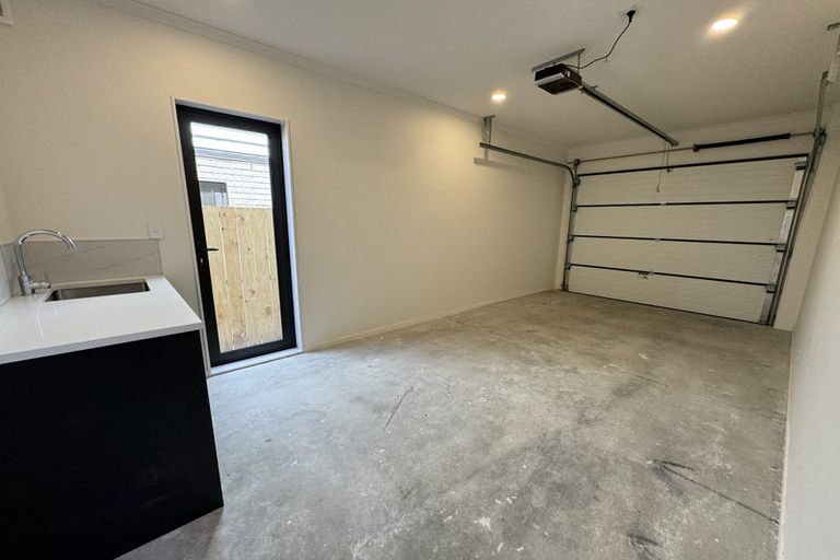 Photo of property in 22c Toru Street, Te Atatu Peninsula, Auckland, 0610