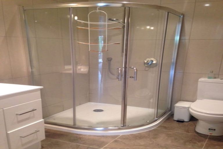 Photo of property in 1/2 Merwood Lane, Devonport, Auckland, 0624