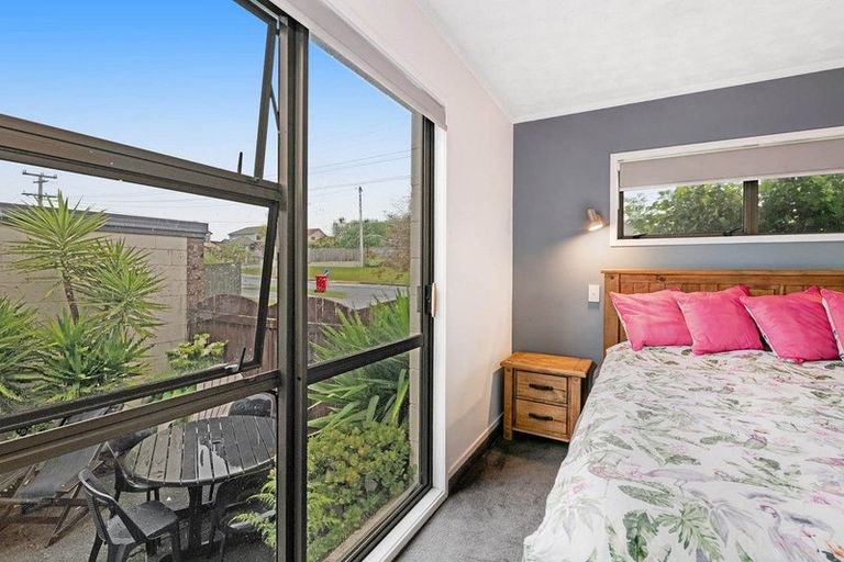 Photo of property in 23 Bay Street, Red Beach, 0932