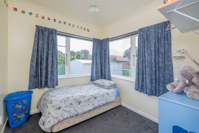 Photo of property in 38 Kirk Street, Otaki, 5512