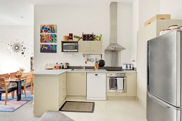 Photo of property in Stadium Garden Flats, 209/107 Thorndon Quay, Pipitea, Wellington, 6011