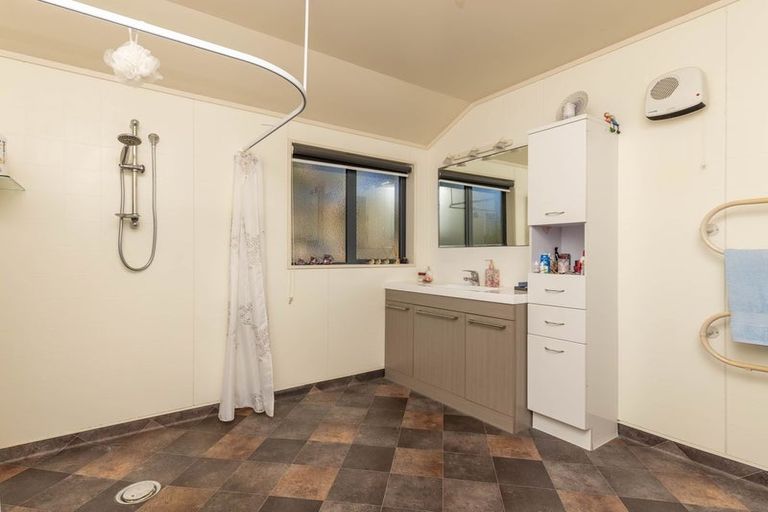 Photo of property in 100a Tasman Street, Karoro, Greymouth, 7805