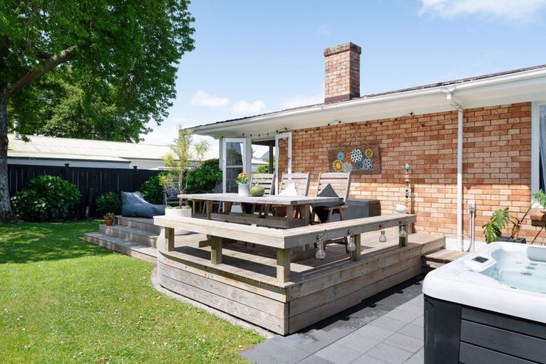 Photo of property in 16a Forest Lake Road, Forest Lake, Hamilton, 3200