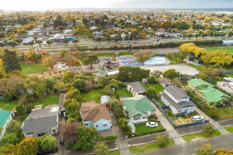 Photo of property in 19 Frederick Street, Terrace End, Palmerston North, 4410