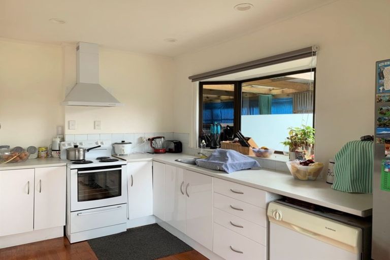 Photo of property in 9b Ribblesdale Road, Henderson, Auckland, 0612