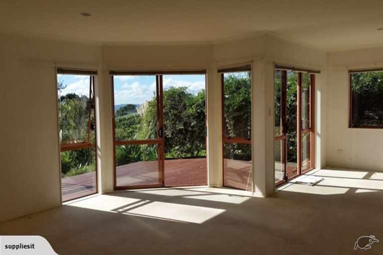 Photo of property in 1444 Whangaparaoa Road, Army Bay, Whangaparaoa, 0930
